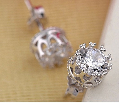 .925 Sterling Silver Earrings Crown Hypoallergenic Unisex Stud Earrings Exquisite Women’s Men’s Jewelry Fashion Jewelry for Women Men Girls Boys S935