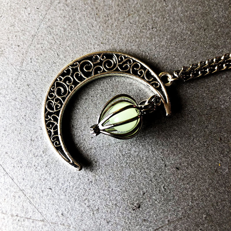 Hollow Moon Heart-Shaped Luminous Pumpkin Necklace Women's Necklace