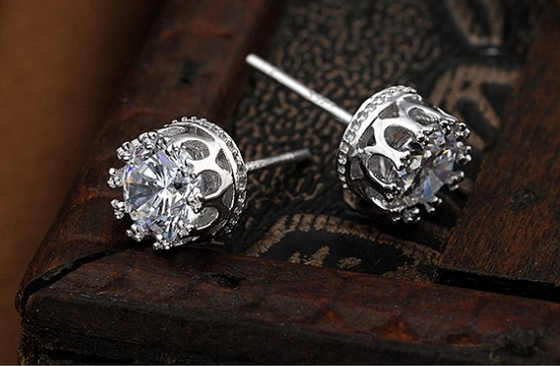 .925 Sterling Silver Earrings Crown Hypoallergenic Unisex Stud Earrings Exquisite Women’s Men’s Jewelry Fashion Jewelry for Women Men Girls Boys S935