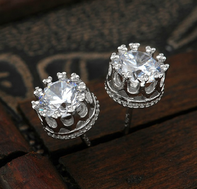 .925 Sterling Silver Earrings Crown Hypoallergenic Unisex Stud Earrings Exquisite Women’s Men’s Jewelry Fashion Jewelry for Women Men Girls Boys S935