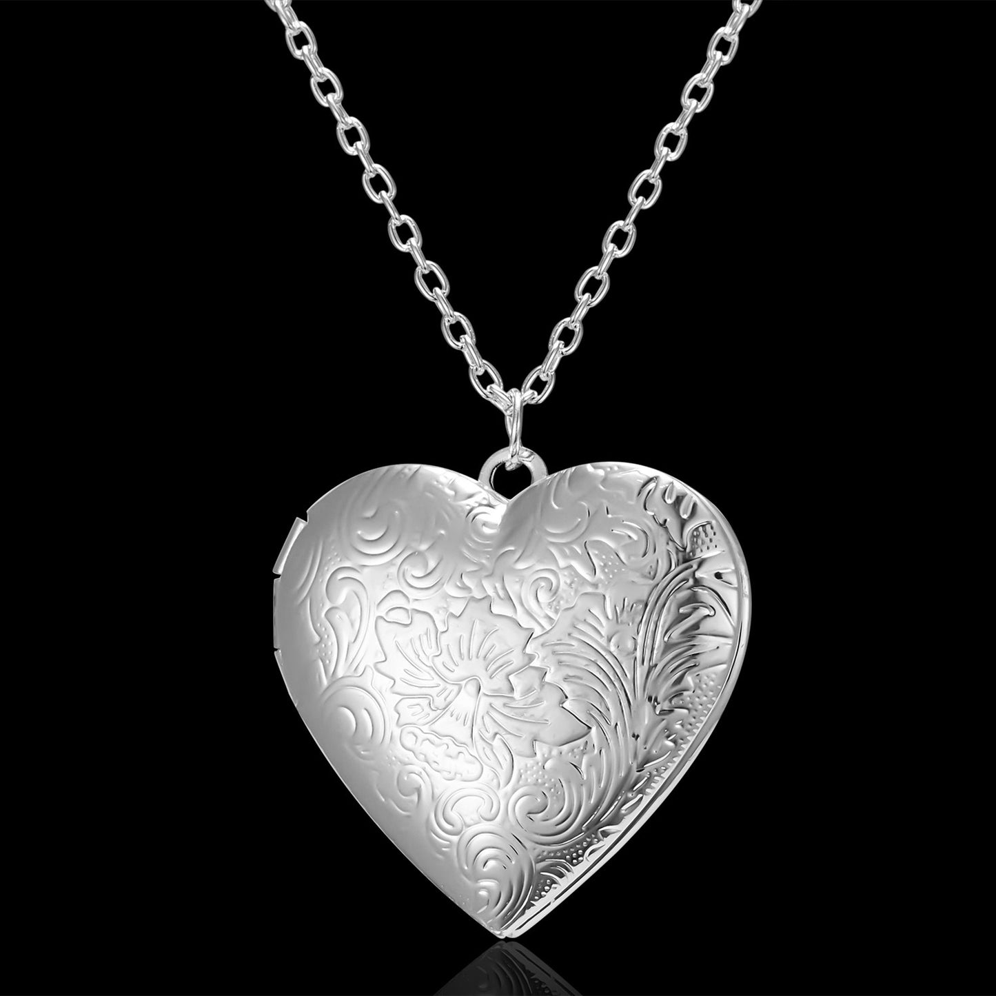 Carved Design Love Necklace Personalized Heart-Shaped Photo Frame Pendant Necklace Valentine's Day Gift Family Jewelry