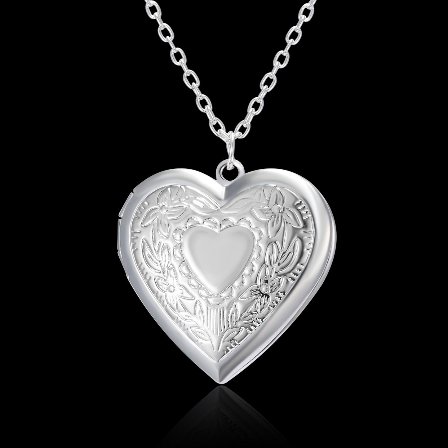 Carved Design Love Necklace Personalized Heart-Shaped Photo Frame Pendant Necklace Valentine's Day Gift Family Jewelry